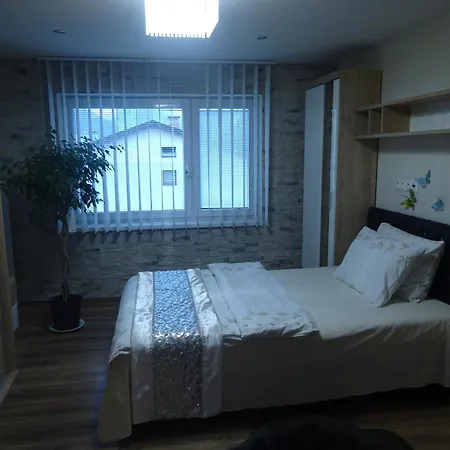 2 Bedroom Floor In Quiet Area